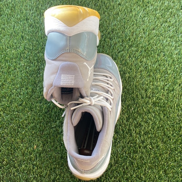 Cool Grey Jordan 11s 7y - Picture 5 of 8